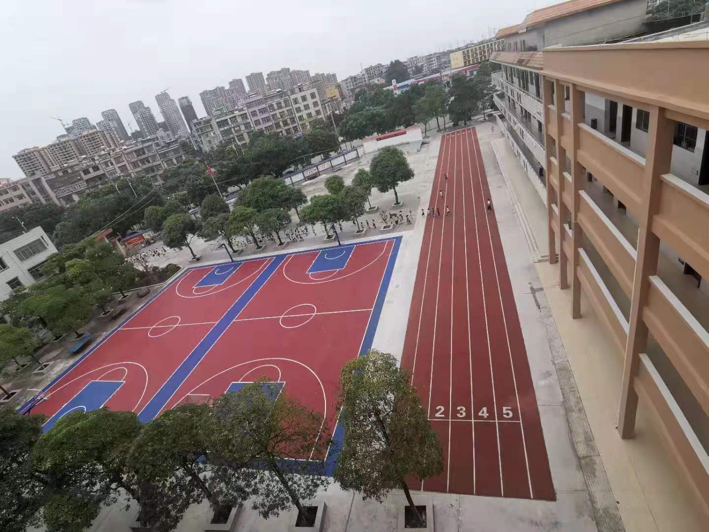 防城港公車(chē)鎮(zhèn)中心小室外PVC塑膠籃球場(chǎng)