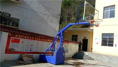 籃球架廠(chǎng)家成冠體育