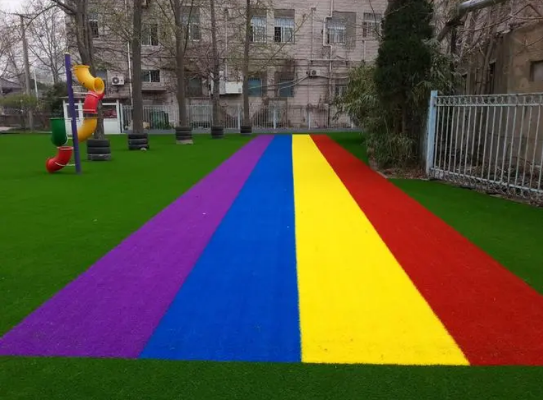 幼兒園草坪場地鋪設對地基有何要求